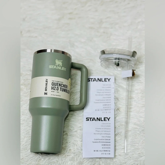 Stanley Tumbler 40oz Quencher Hearth & Hand with Magnolia Restful Green - Picture 11 of 17